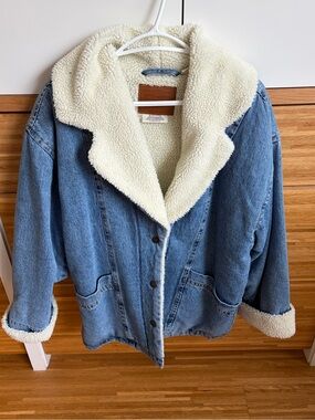 Levi’s Oversized Sherpa-Lined Denim Jacket